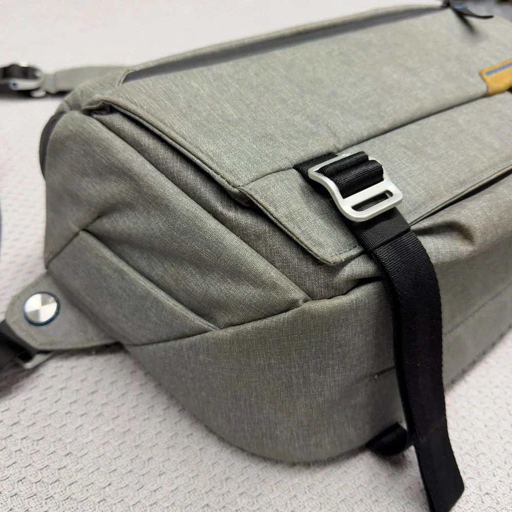 Peak Design Everyday Sling 10L V1 Gray Shoulder Bag Camera Travel Dividers